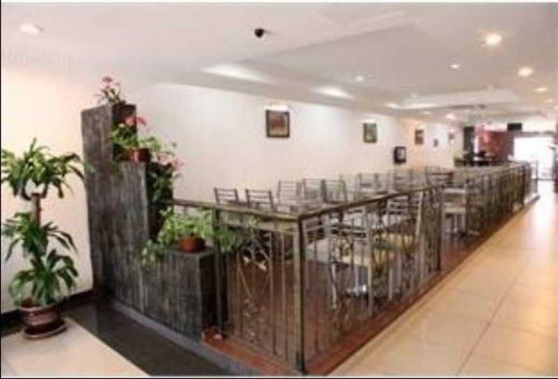 Oyo 103 V'La Garden Hotel Kuala Lumpur Esterno foto